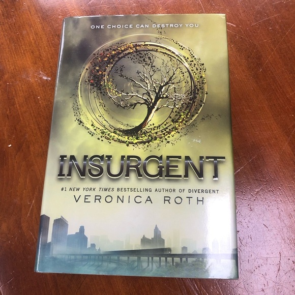 Divergent Series - Insurgent by Veronica Roth book is like new - Picture 1 of 7